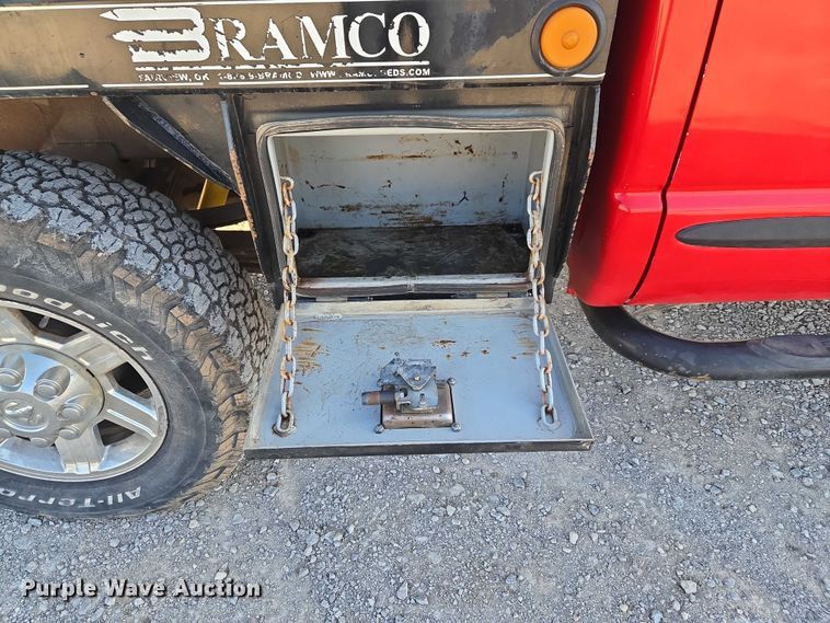 image for item ET1284 2006 Dodge Ram 3500 Ext. Cab flatbed pickup truck