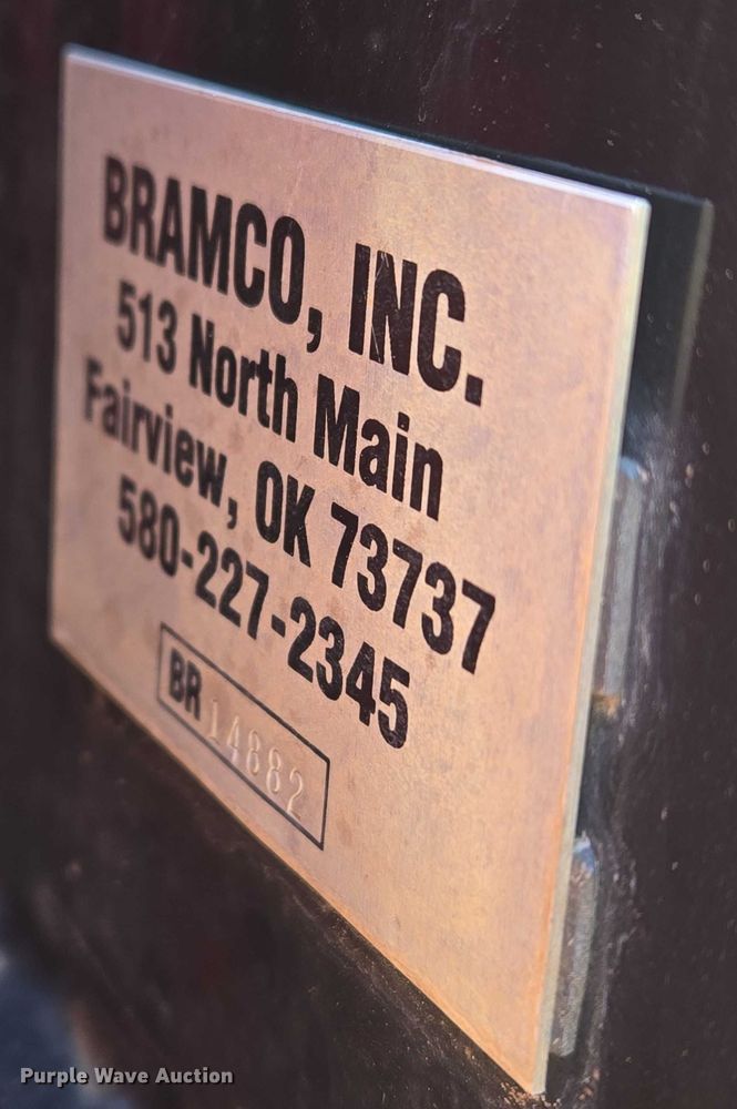 image for item ET1284 2006 Dodge Ram 3500 Ext. Cab flatbed pickup truck