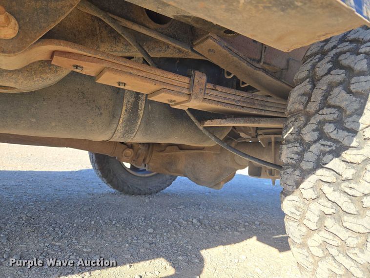 image for item ET1284 2006 Dodge Ram 3500 Ext. Cab flatbed pickup truck