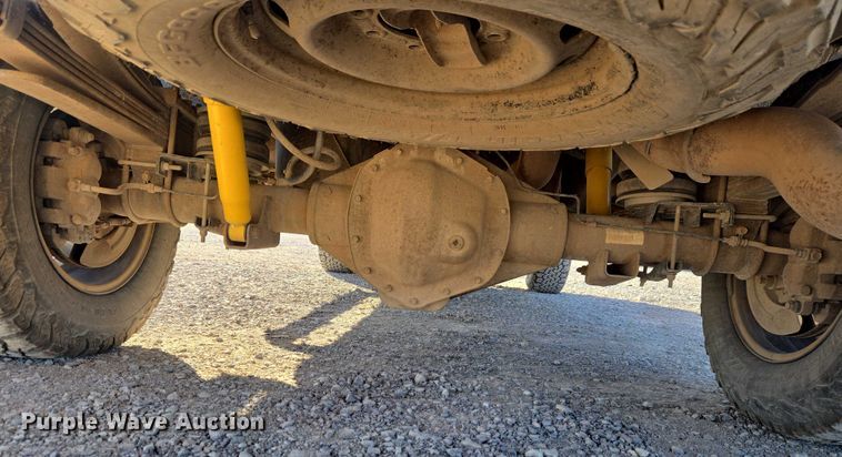 image for item ET1284 2006 Dodge Ram 3500 Ext. Cab flatbed pickup truck