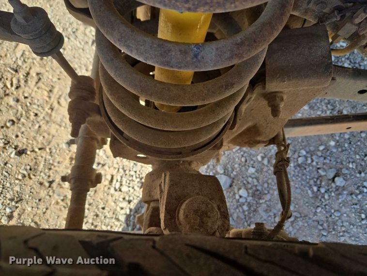 image for item ET1284 2006 Dodge Ram 3500 Ext. Cab flatbed pickup truck