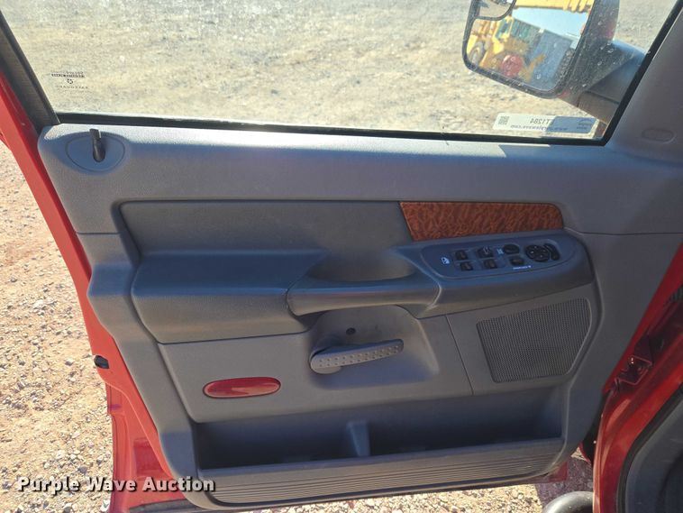 image for item ET1284 2006 Dodge Ram 3500 Ext. Cab flatbed pickup truck