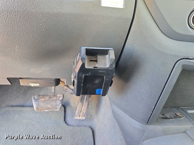 image for item ET1284 2006 Dodge Ram 3500 Ext. Cab flatbed pickup truck