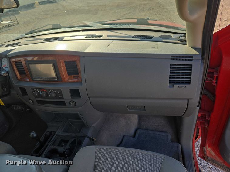 image for item ET1284 2006 Dodge Ram 3500 Ext. Cab flatbed pickup truck