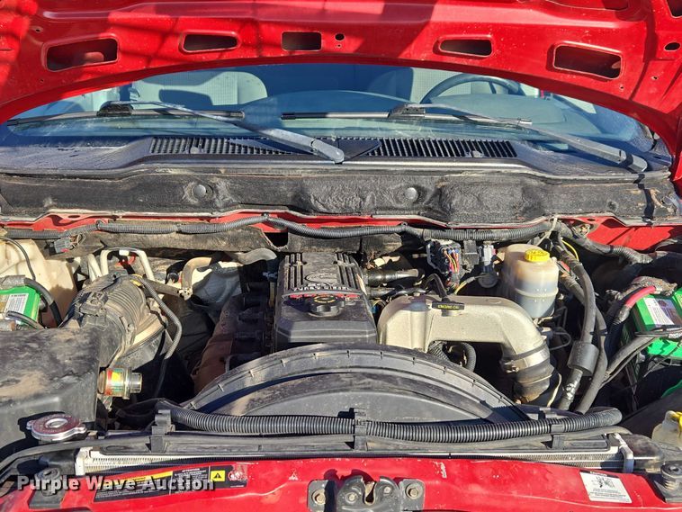 image for item ET1284 2006 Dodge Ram 3500 Ext. Cab flatbed pickup truck