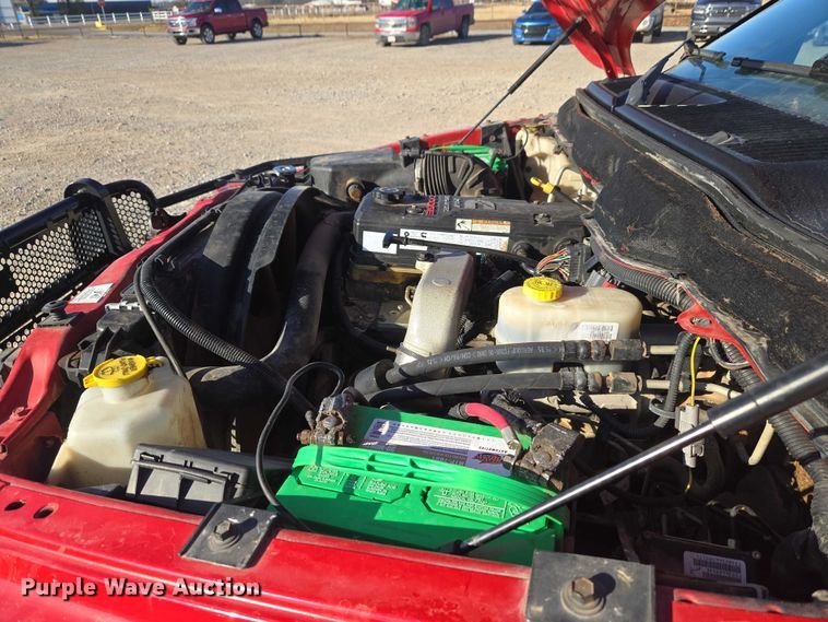 image for item ET1284 2006 Dodge Ram 3500 Ext. Cab flatbed pickup truck