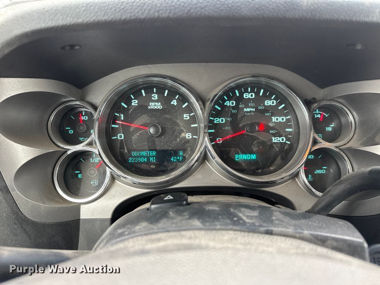 image for item ET4394 2011 Chevrolet Silverado 1500 Ext. Cab pickup truck