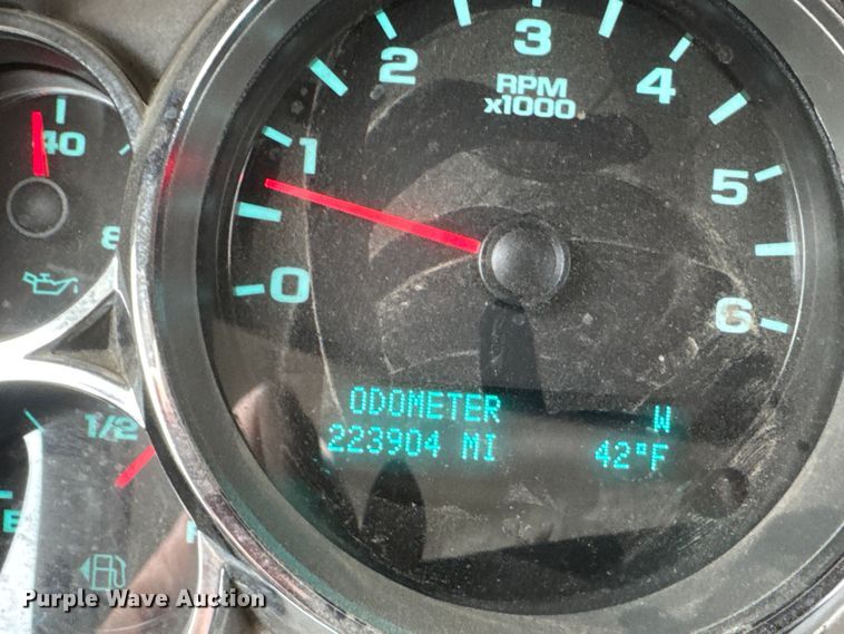 image for item ET4394 2011 Chevrolet Silverado 1500 Ext. Cab pickup truck