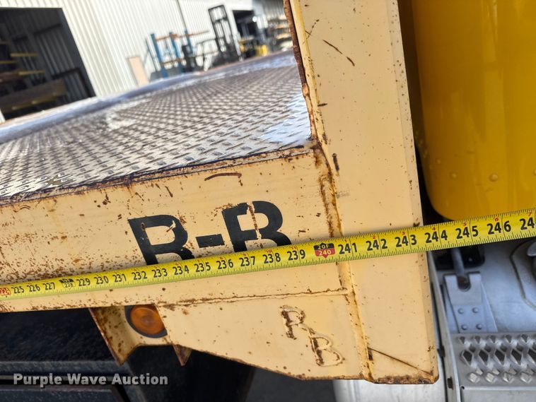 image for item ET4446 2004 Peterbilt 330 dump flatbed truck