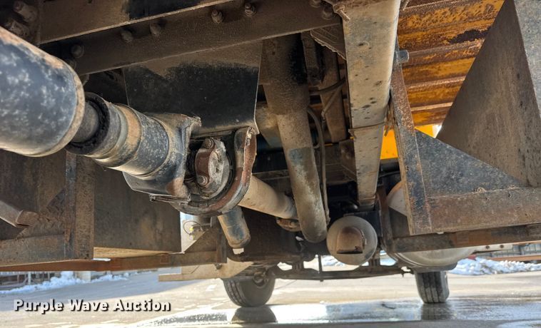 image for item ET4446 2004 Peterbilt 330 dump flatbed truck