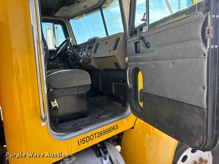 image for item ET4446 2004 Peterbilt 330 dump flatbed truck