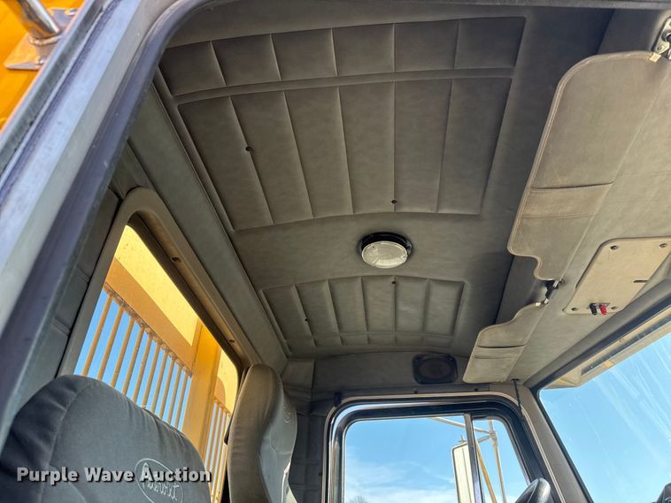 image for item ET4446 2004 Peterbilt 330 dump flatbed truck