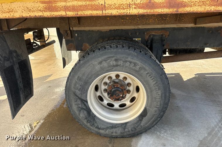 image for item ET4446 2004 Peterbilt 330 dump flatbed truck