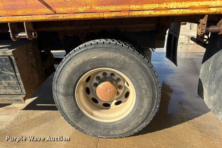 image for item ET4446 2004 Peterbilt 330 dump flatbed truck