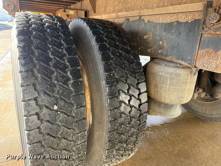 image for item ET4446 2004 Peterbilt 330 dump flatbed truck