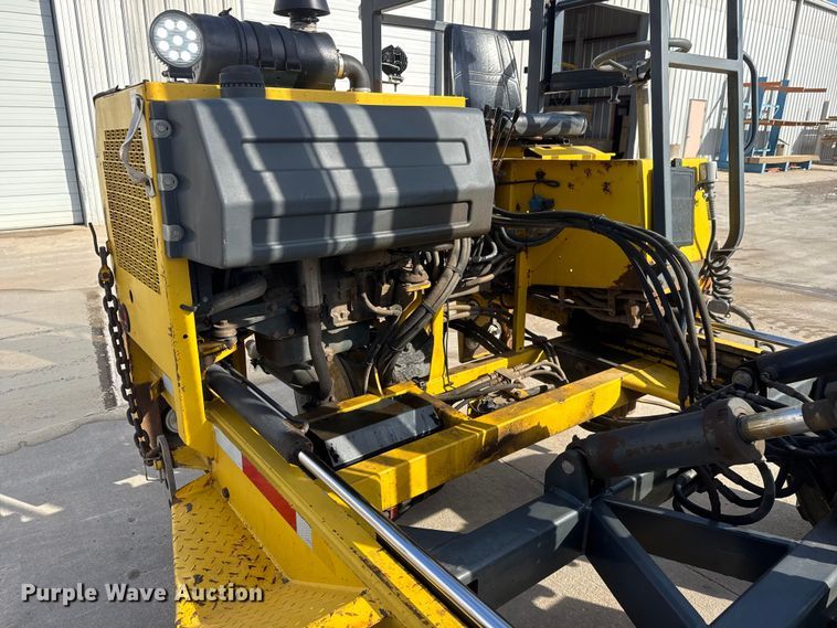 image for item ET4447 2004 Moffett M5500 forklift