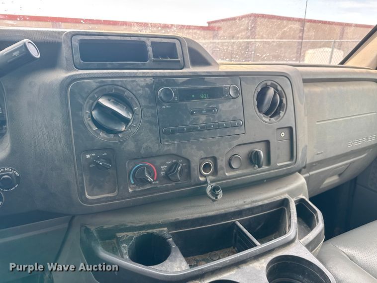 image for item ET4448 2019 Ford E350 Super Duty box truck