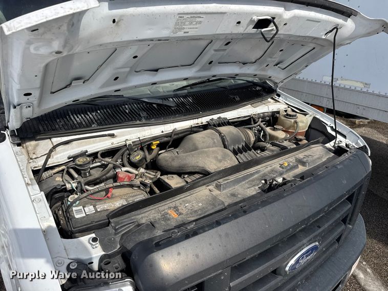 image for item ET4448 2019 Ford E350 Super Duty box truck