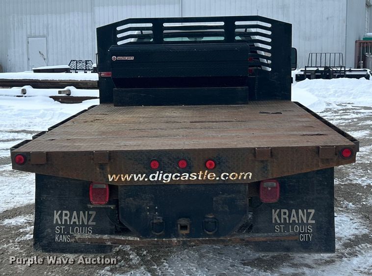 image for item ET6924 2012 GMC Sierra 3500 flatbed pickup truck