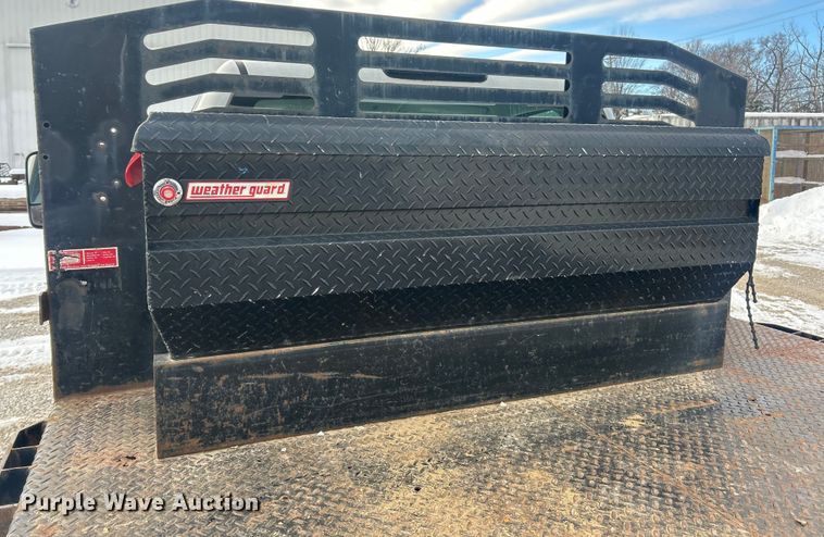 image for item ET6924 2012 GMC Sierra 3500 flatbed pickup truck