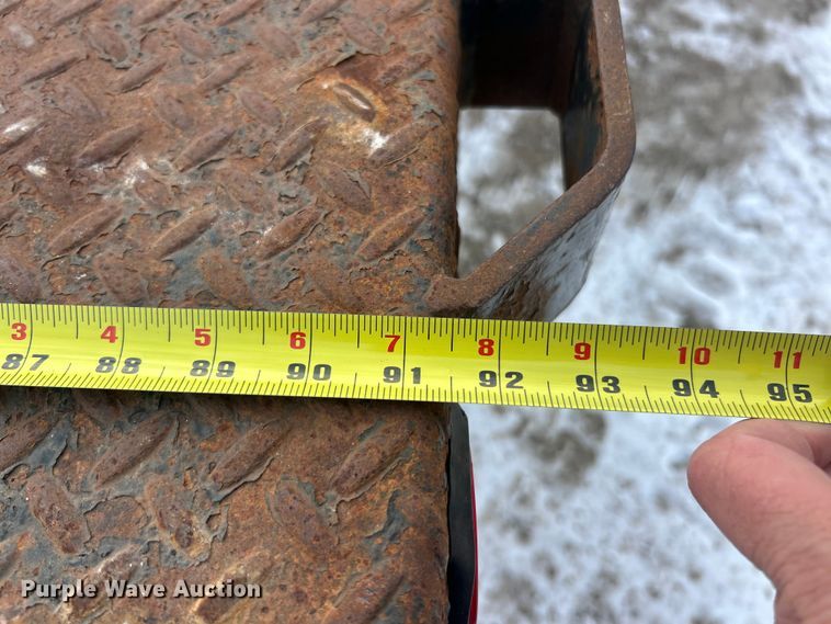 image for item ET6924 2012 GMC Sierra 3500 flatbed pickup truck