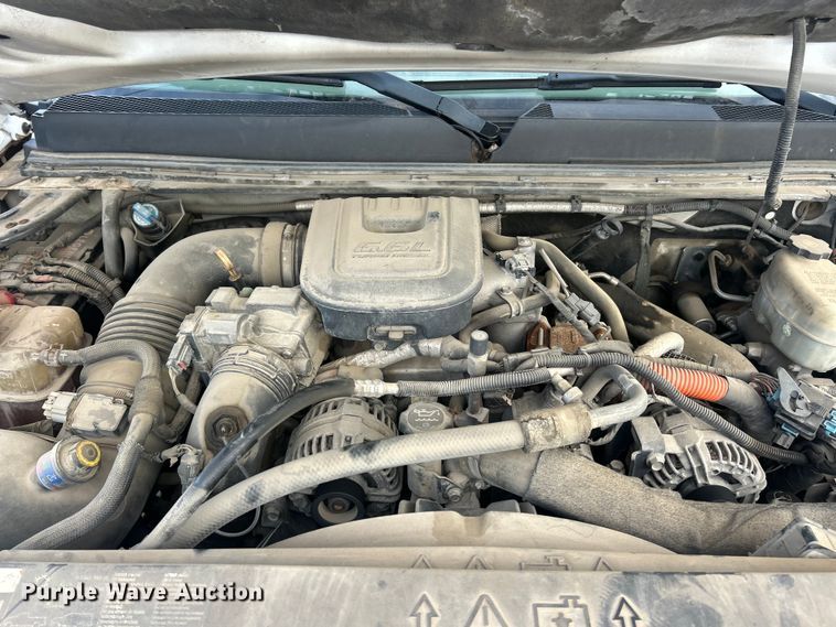 image for item ET6924 2012 GMC Sierra 3500 flatbed pickup truck