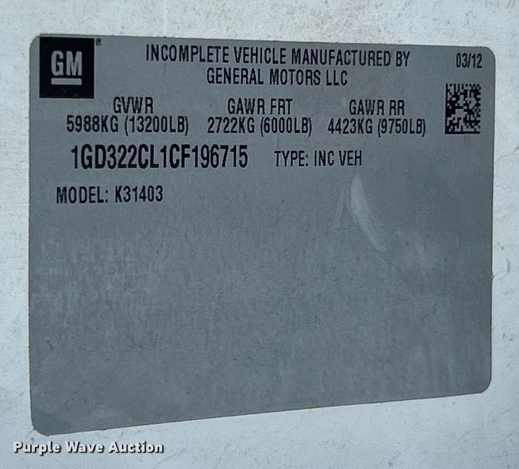 image for item ET6924 2012 GMC Sierra 3500 flatbed pickup truck