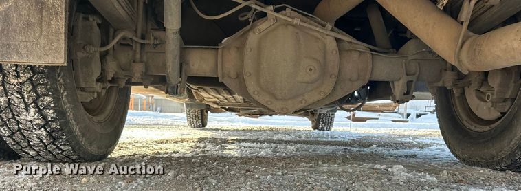 image for item ET6925 2011 Chevrolet Silverado 3500HD Ext. Cab flatbed pickup truck