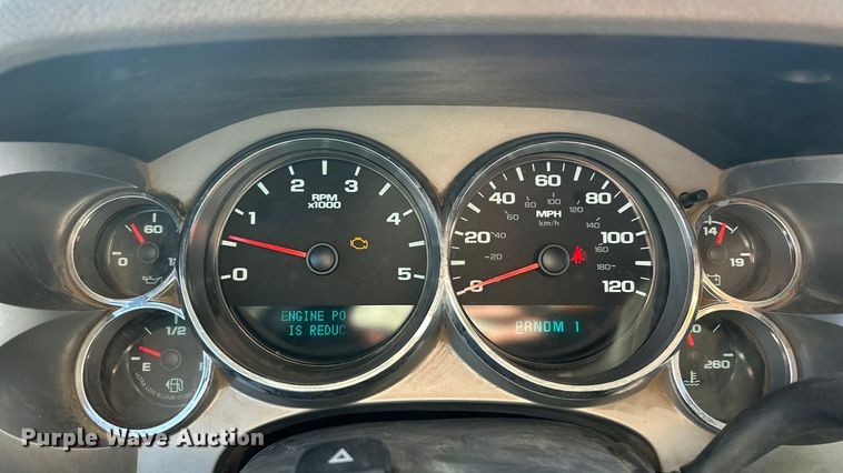 image for item ET6925 2011 Chevrolet Silverado 3500HD Ext. Cab flatbed pickup truck