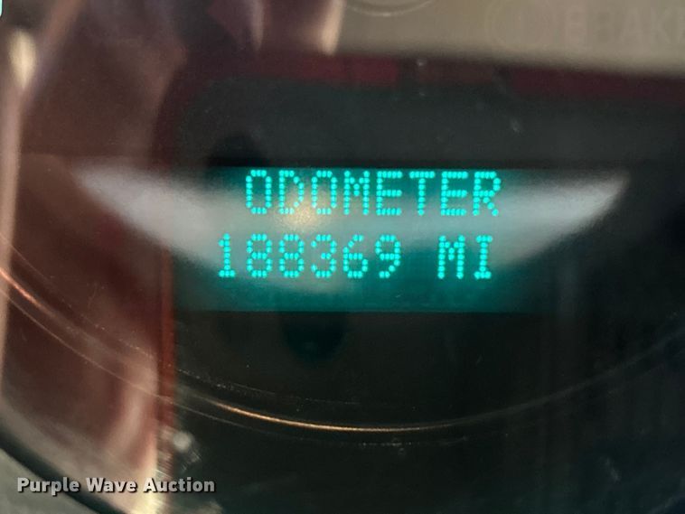 image for item ET6925 2011 Chevrolet Silverado 3500HD Ext. Cab flatbed pickup truck