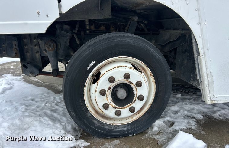 image for item ET6935 2015 Freightliner MT45 delivery truck