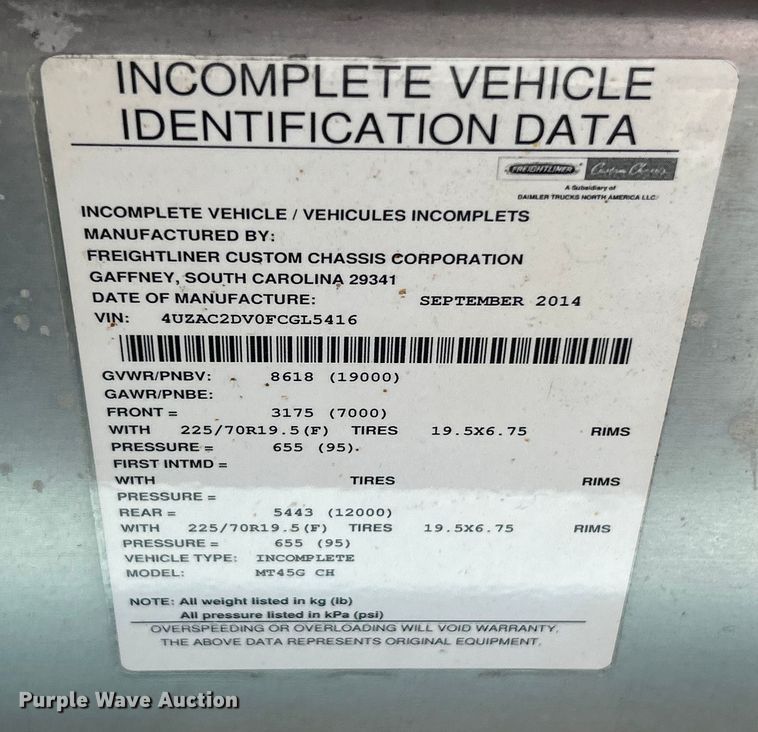 image for item ET6935 2015 Freightliner MT45 delivery truck