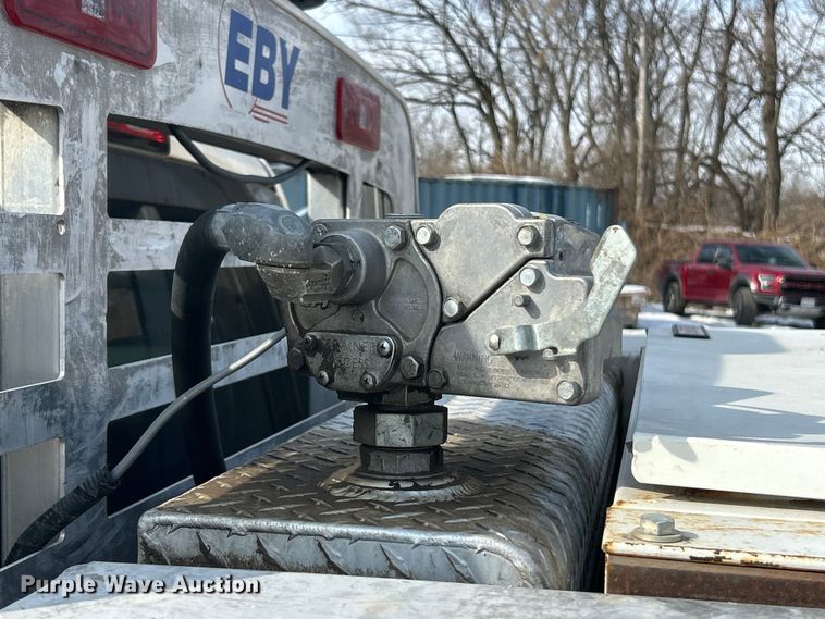 image for item ET6936 2019 Chevrolet Silverado 3500HD Crew Cab flatbed pickup truck