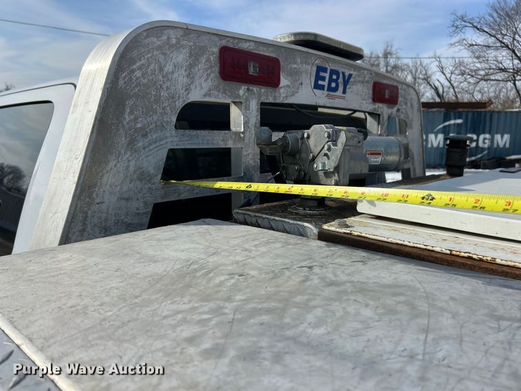 image for item ET6936 2019 Chevrolet Silverado 3500HD Crew Cab flatbed pickup truck