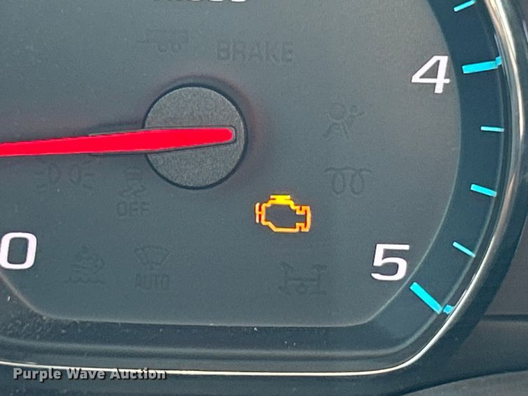 image for item ET6936 2019 Chevrolet Silverado 3500HD Crew Cab flatbed pickup truck