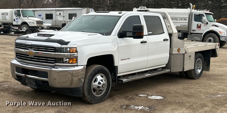 image for item ET6953 2018 Chevrolet Silverado 3500HD Crew Cab dump flatbed pickup truck