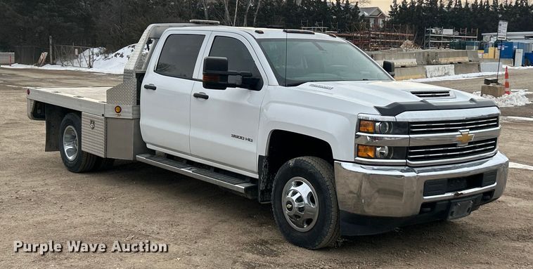 image for item ET6953 2018 Chevrolet Silverado 3500HD Crew Cab dump flatbed pickup truck