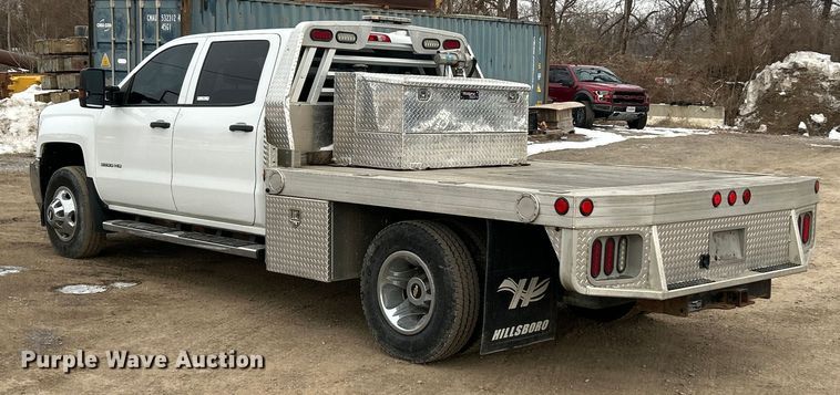 image for item ET6953 2018 Chevrolet Silverado 3500HD Crew Cab dump flatbed pickup truck