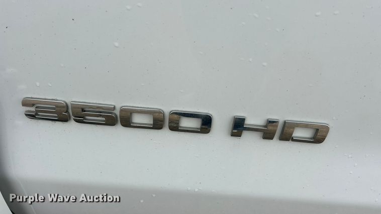 image for item ET6953 2018 Chevrolet Silverado 3500HD Crew Cab dump flatbed pickup truck