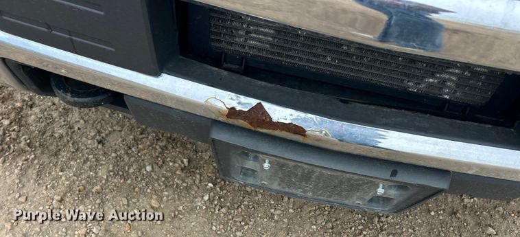 image for item ET6953 2018 Chevrolet Silverado 3500HD Crew Cab dump flatbed pickup truck