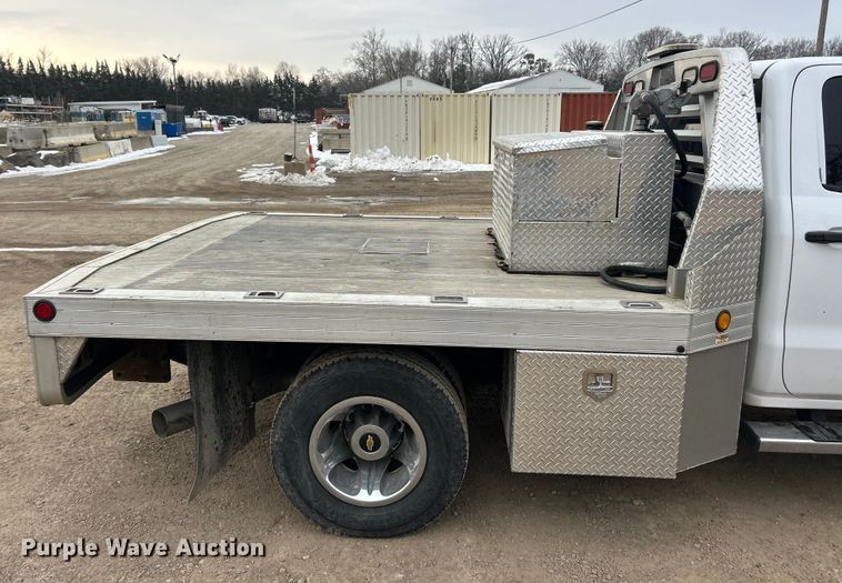 image for item ET6953 2018 Chevrolet Silverado 3500HD Crew Cab dump flatbed pickup truck