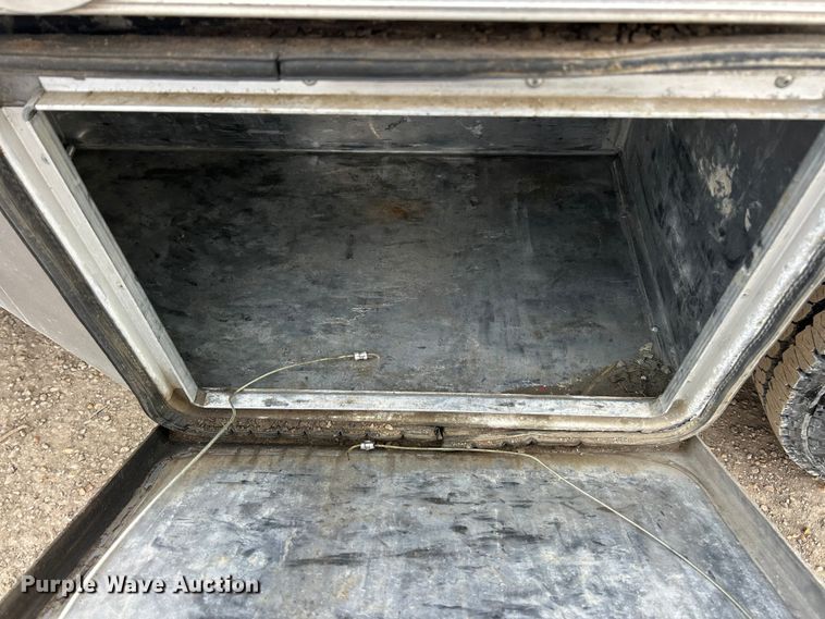 image for item ET6953 2018 Chevrolet Silverado 3500HD Crew Cab dump flatbed pickup truck