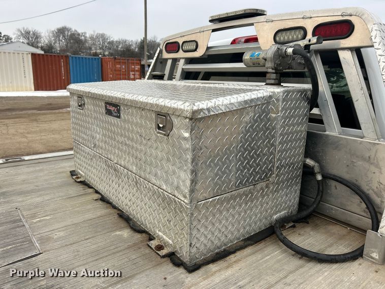 image for item ET6953 2018 Chevrolet Silverado 3500HD Crew Cab dump flatbed pickup truck