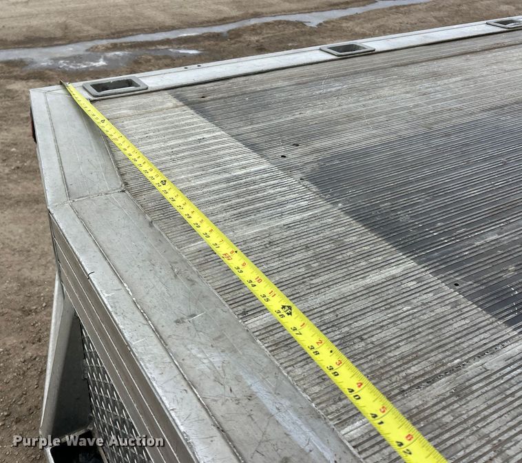 image for item ET6953 2018 Chevrolet Silverado 3500HD Crew Cab dump flatbed pickup truck