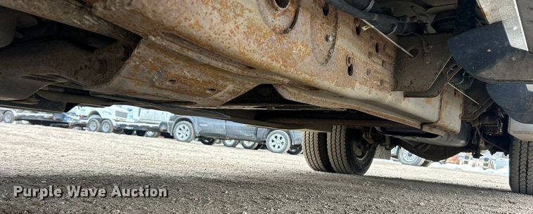 image for item ET6953 2018 Chevrolet Silverado 3500HD Crew Cab dump flatbed pickup truck