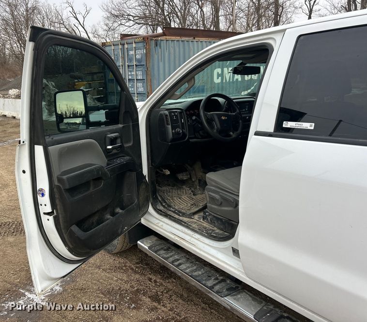 image for item ET6953 2018 Chevrolet Silverado 3500HD Crew Cab dump flatbed pickup truck