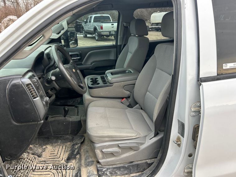 image for item ET6953 2018 Chevrolet Silverado 3500HD Crew Cab dump flatbed pickup truck