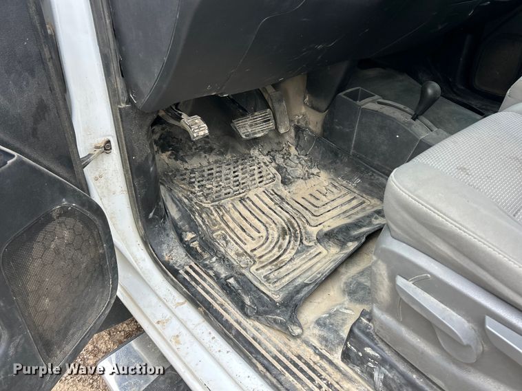 image for item ET6953 2018 Chevrolet Silverado 3500HD Crew Cab dump flatbed pickup truck