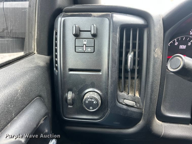 image for item ET6953 2018 Chevrolet Silverado 3500HD Crew Cab dump flatbed pickup truck