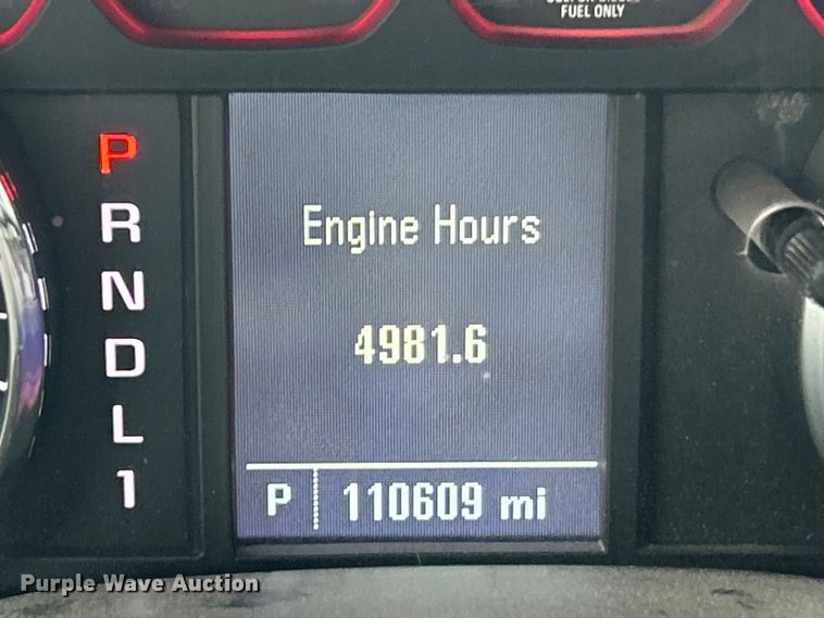 image for item ET6953 2018 Chevrolet Silverado 3500HD Crew Cab dump flatbed pickup truck